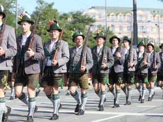 Oktoberfest Trachten- und Schützenzug 2024