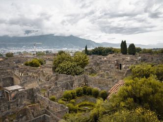 Pompeji, Geschichte einer Katastrophe - Flucht und Neuanfang