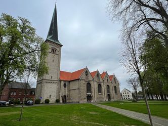 Katholischer Gottesdienst - Lebendig ist das Wort Gottes