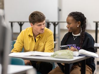 Schule ohne Noten? - Frank Seibert und Deutschlands spannendster Schulversuch