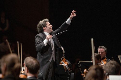 Gustavo Dudamel dirigiert Liszt und Strawinsky - Mit den Wiener Philharmonikern