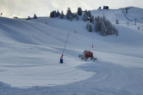 Snow Lords - Arbeiten im Pistenparadies