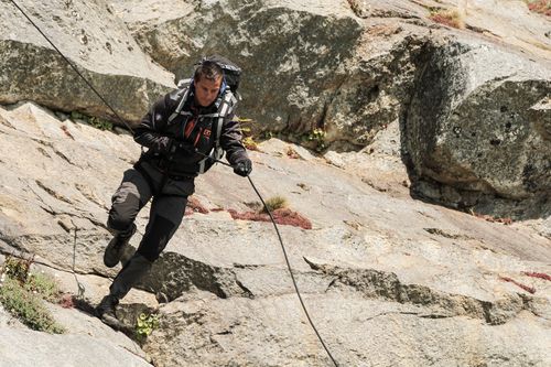 Bear Grylls: Stars am Limit