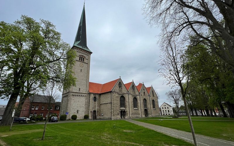 Katholischer Gottesdienst - Lebendig ist das Wort Gottes