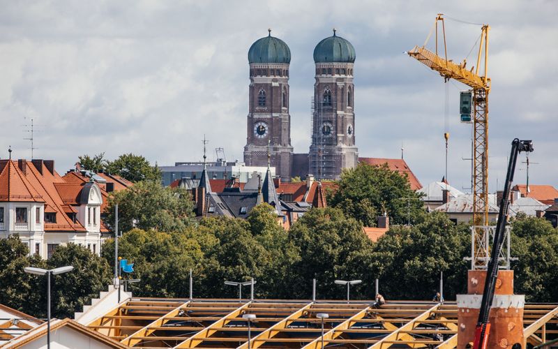 Abendschau - Die Reportage - Zelte, Zeitdruck, O' zapft is! Wiesn-Aufbau in 10 Wochen