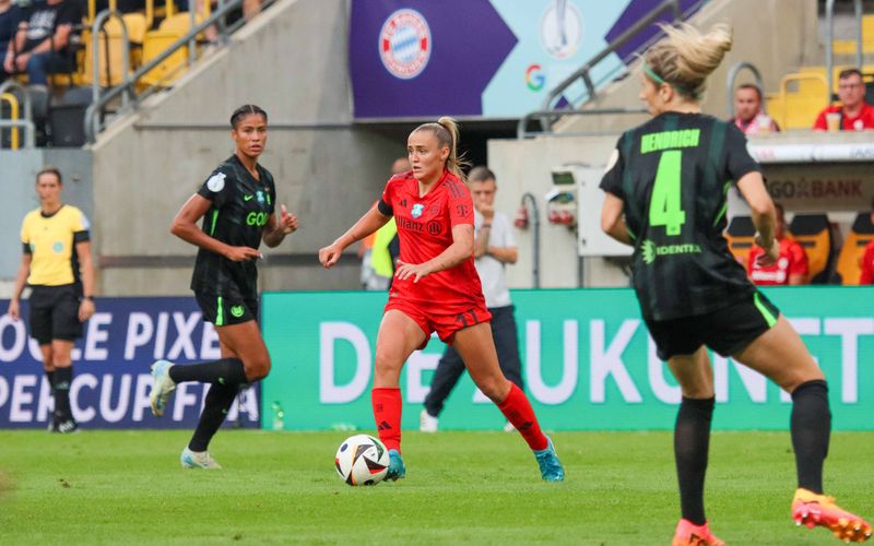 Fußball-Bundesliga Frauen - VfL Wolfsburg - FC Bayern München